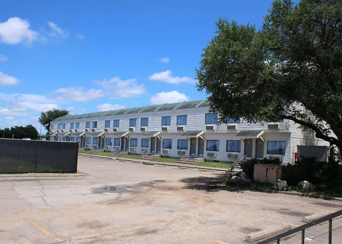 Beach hotel: Days Inn By Wyndham Waco University Area