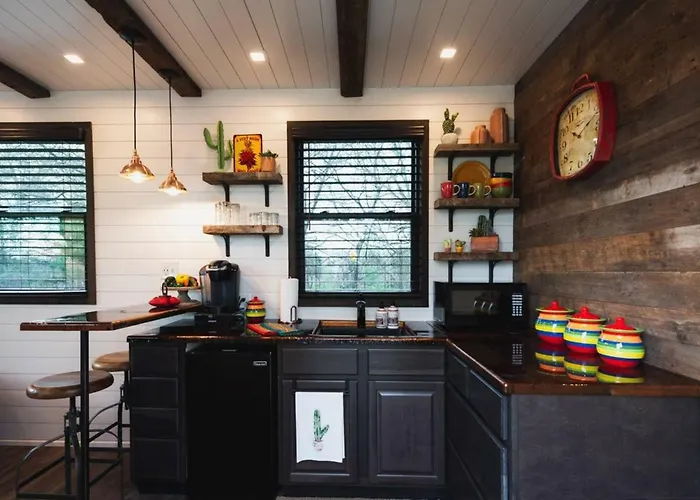 The Hacienda Beautiful New Container Home 12 Min To Magnolia