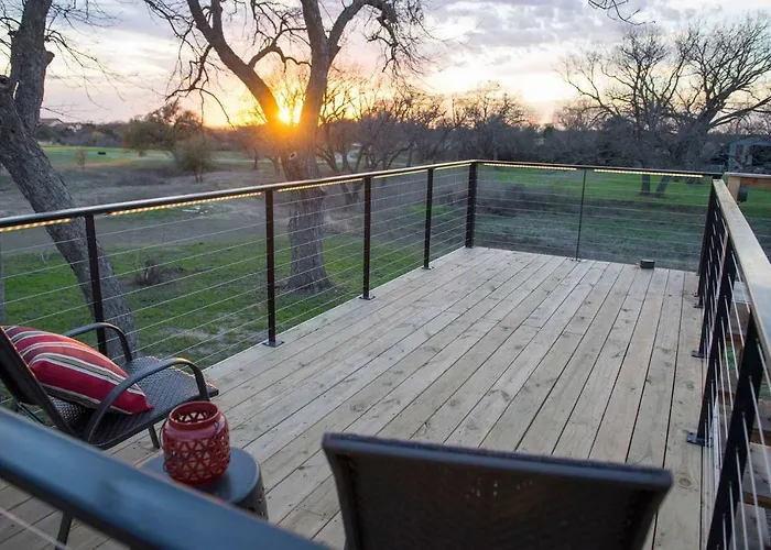 Stillwater House Elegant Tiny Container Home Near Magnolia