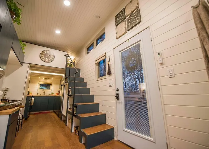 Montana Escape Elegant Tiny House In Waco Near Magnolia