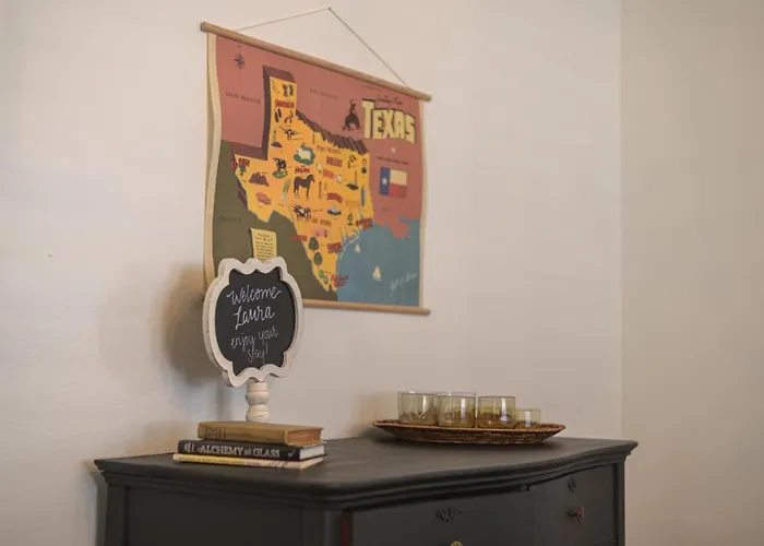 Restored 1930S Uptown Bungalow 2 Min. To Magnolia